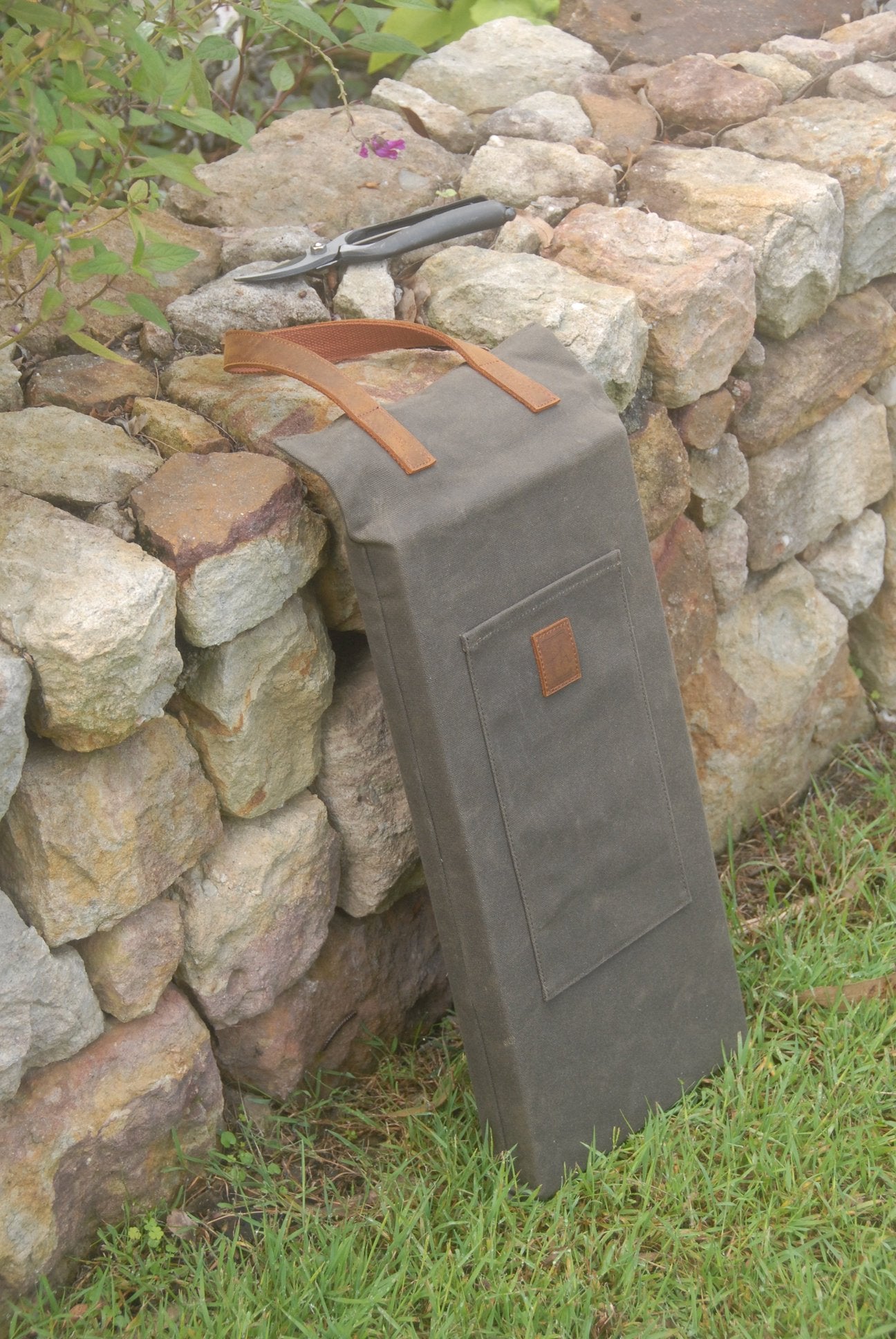 Waxed Canvas Garden Kneeler
